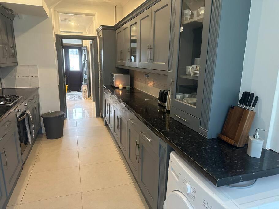 5 Bedroom House Se6 Londres Extérieur photo