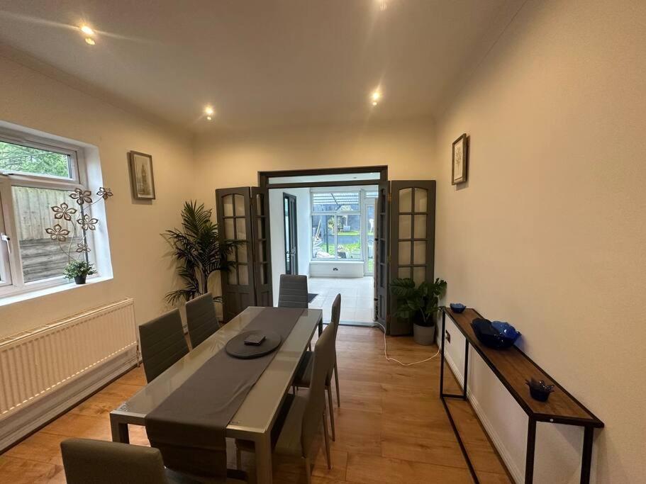 5 Bedroom House Se6 Londres Extérieur photo