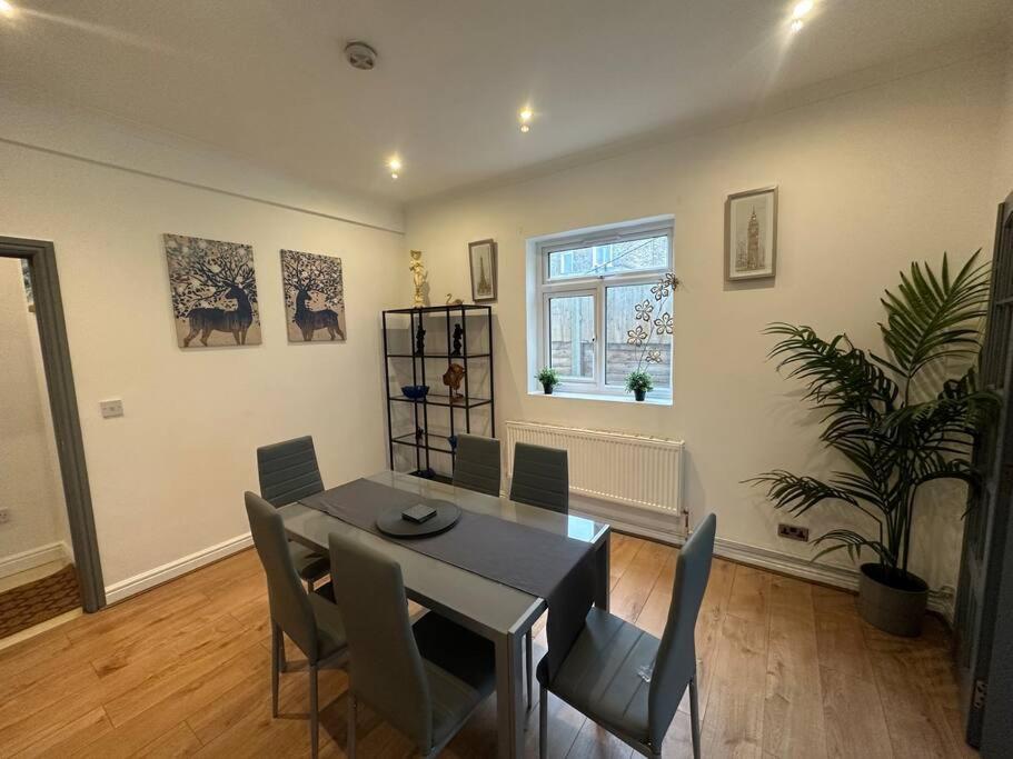 5 Bedroom House Se6 Londres Extérieur photo