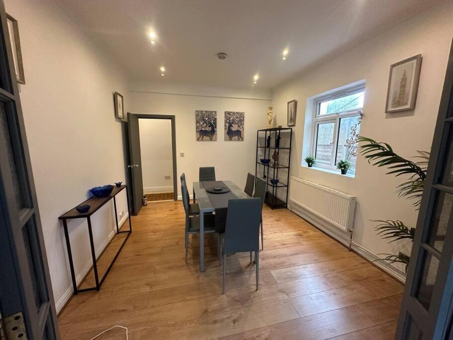 5 Bedroom House Se6 Londres Extérieur photo