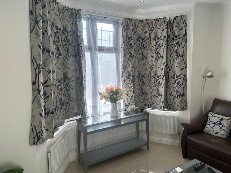 5 Bedroom House Se6 Londres Extérieur photo