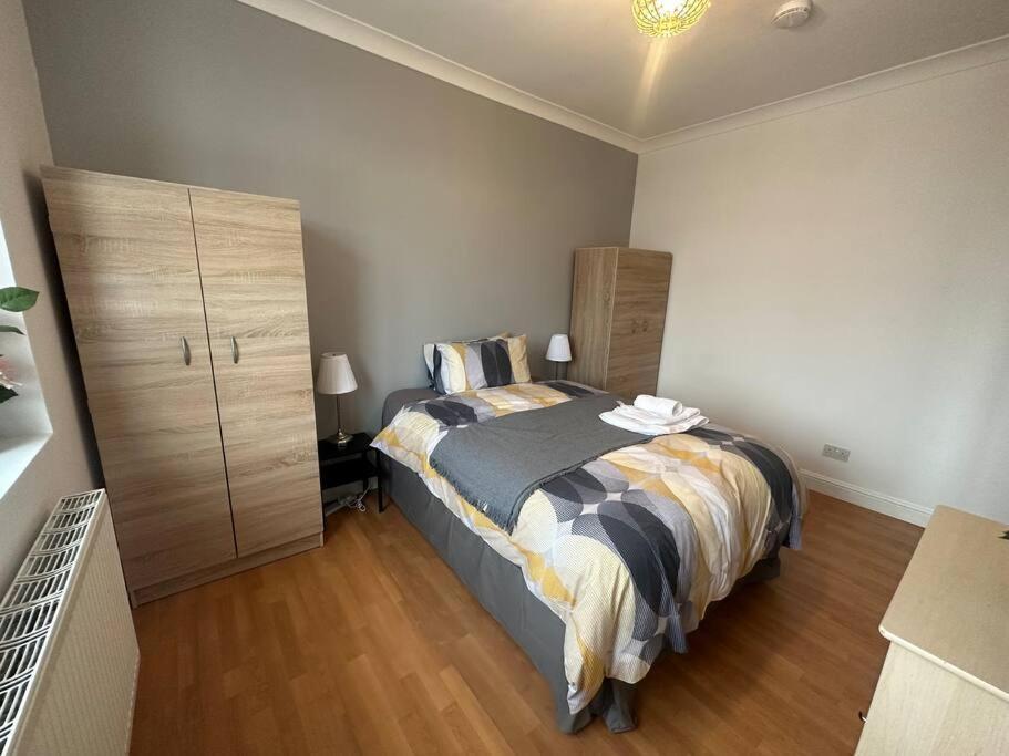 5 Bedroom House Se6 Londres Extérieur photo