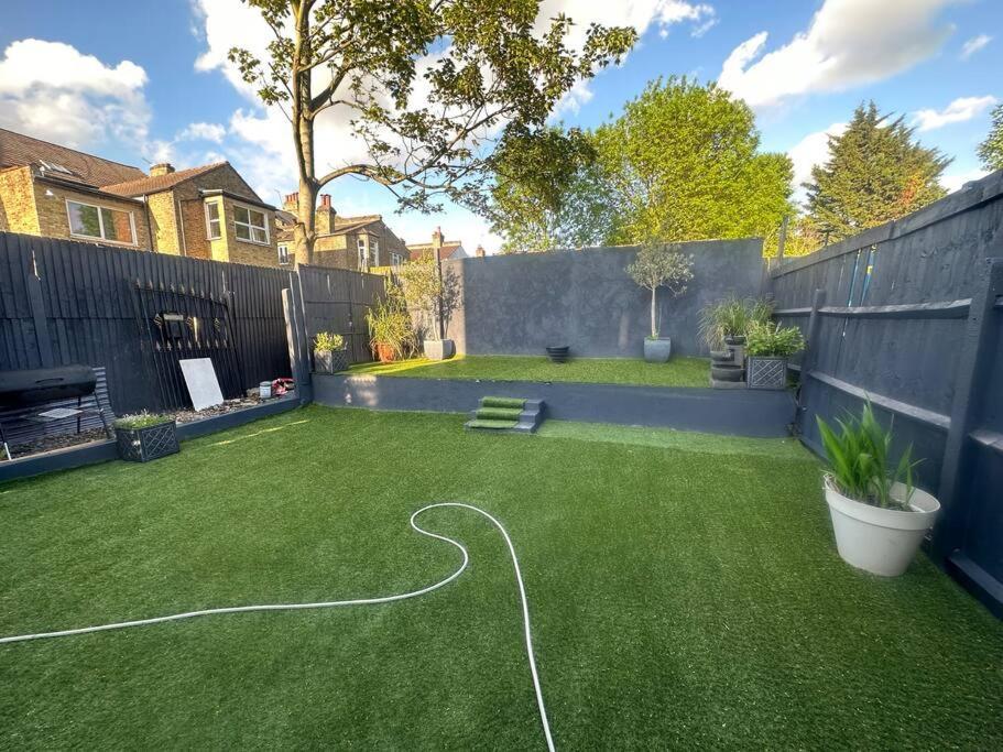 5 Bedroom House Se6 Londres Extérieur photo